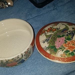 Vintage trinket/jewelry holder